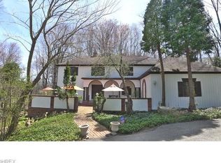 33100 N Woods Ln, Solon, OH 44139