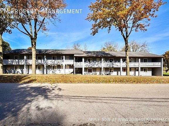 3rd image of 74 1st St SE APT 2