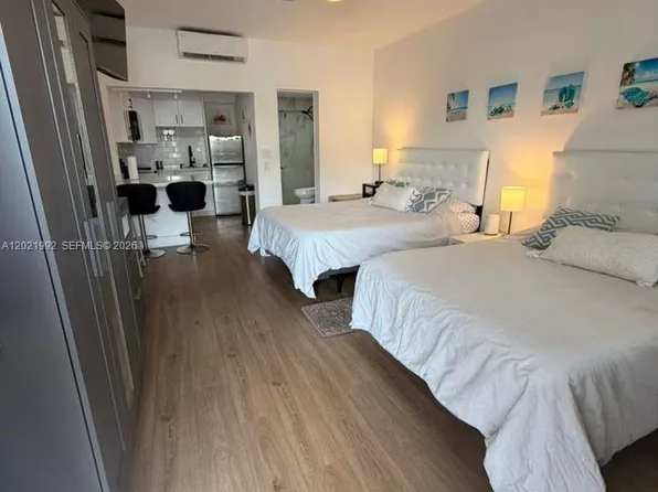 26 Diplomat Pkwy #2214, Hallandale, FL 33009
