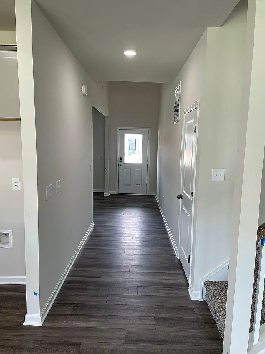 Building Photo - 789 Riguard Way