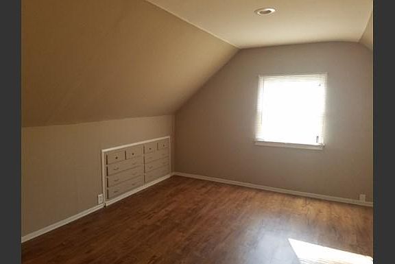 2nd image of 1186 West Way