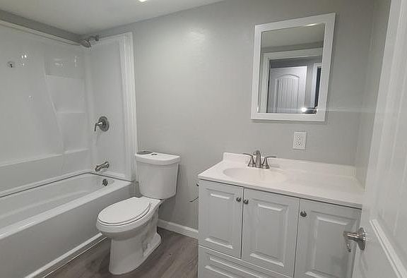 4th image of 5717 N 8th Pl #5717