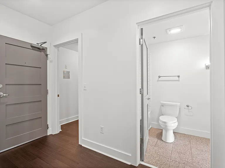 1100 Howell Mill Rd NW #212 — Photo 3