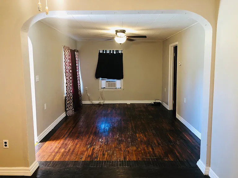 209 Main St — Photo 4