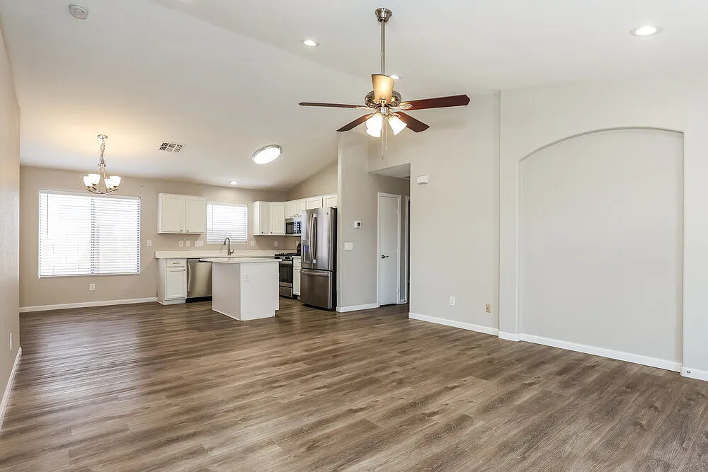 3 bed, 2.0 bath, 1450 sqft, $2,800 — Photo 3