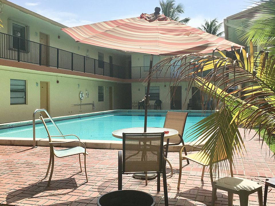 1st image of 1826 N Dixie Hwy APT 105