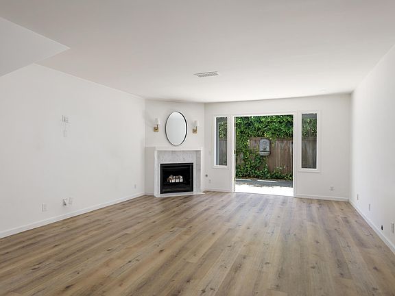 5th image of 319 W Valerio St