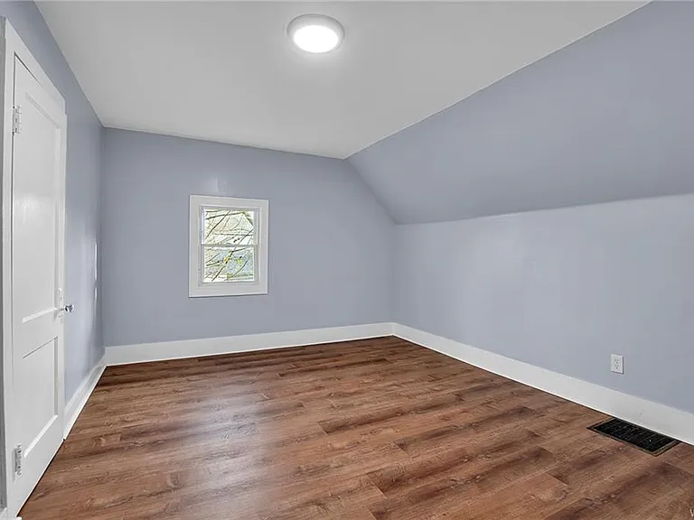 147 Gorton St — Photo 27