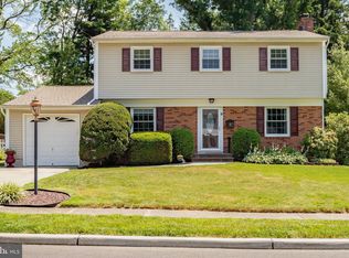 9 Lawnside Dr, Lawrence Township, NJ 08648