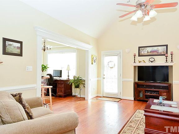 5th image of 699 Olivia Way