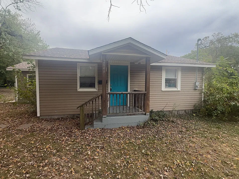 2049 N Columbia Ave
