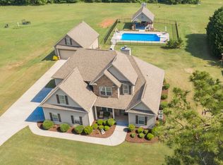 111 Summerfield Dr, Senoia, GA 30276