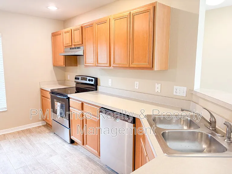 10840 Johanna Ave — Photo 7