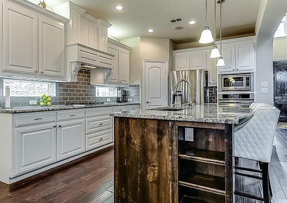 5th image of 3132 Lakemont Dr