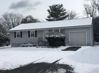 51 Clinton St, Fairfield, CT 06824