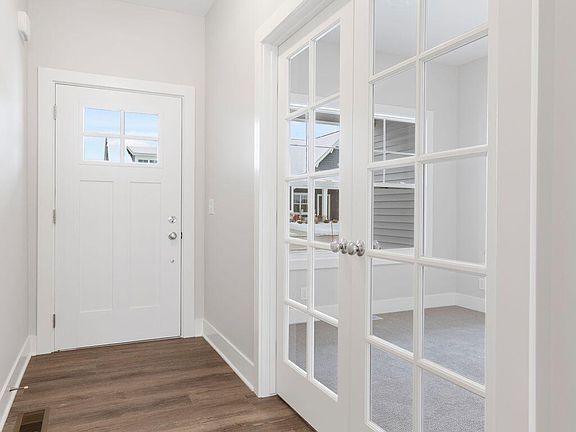 2nd image of 1476 Eagleshore Ct