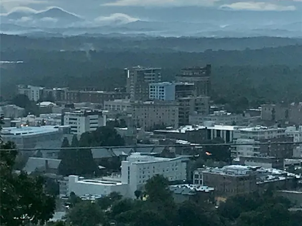 464 Windswept Dr, Asheville, NC 28801