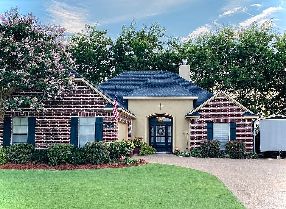 1st image of 4236 Parkridge Dr