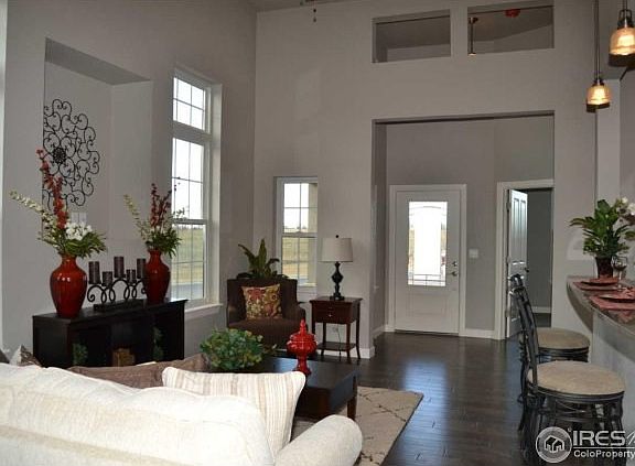 Open floor plan with great ceiling height