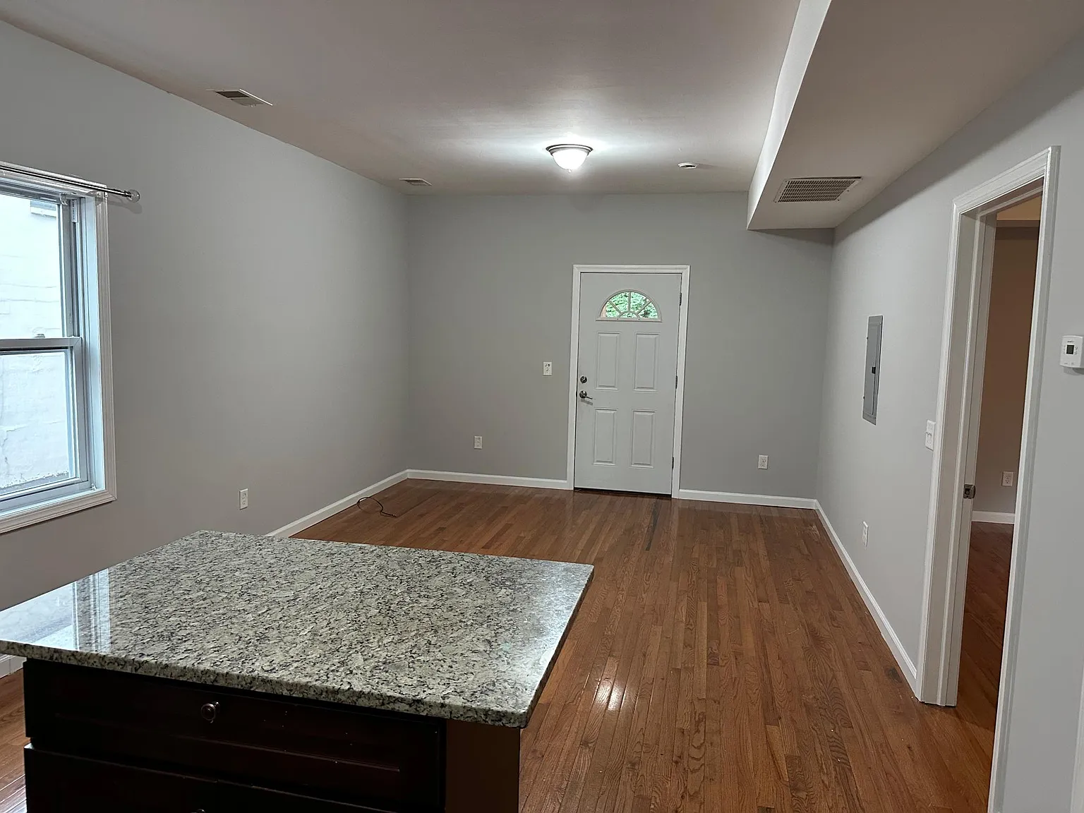 2 bed, 1200 sqft, $2,350 — Photo 1