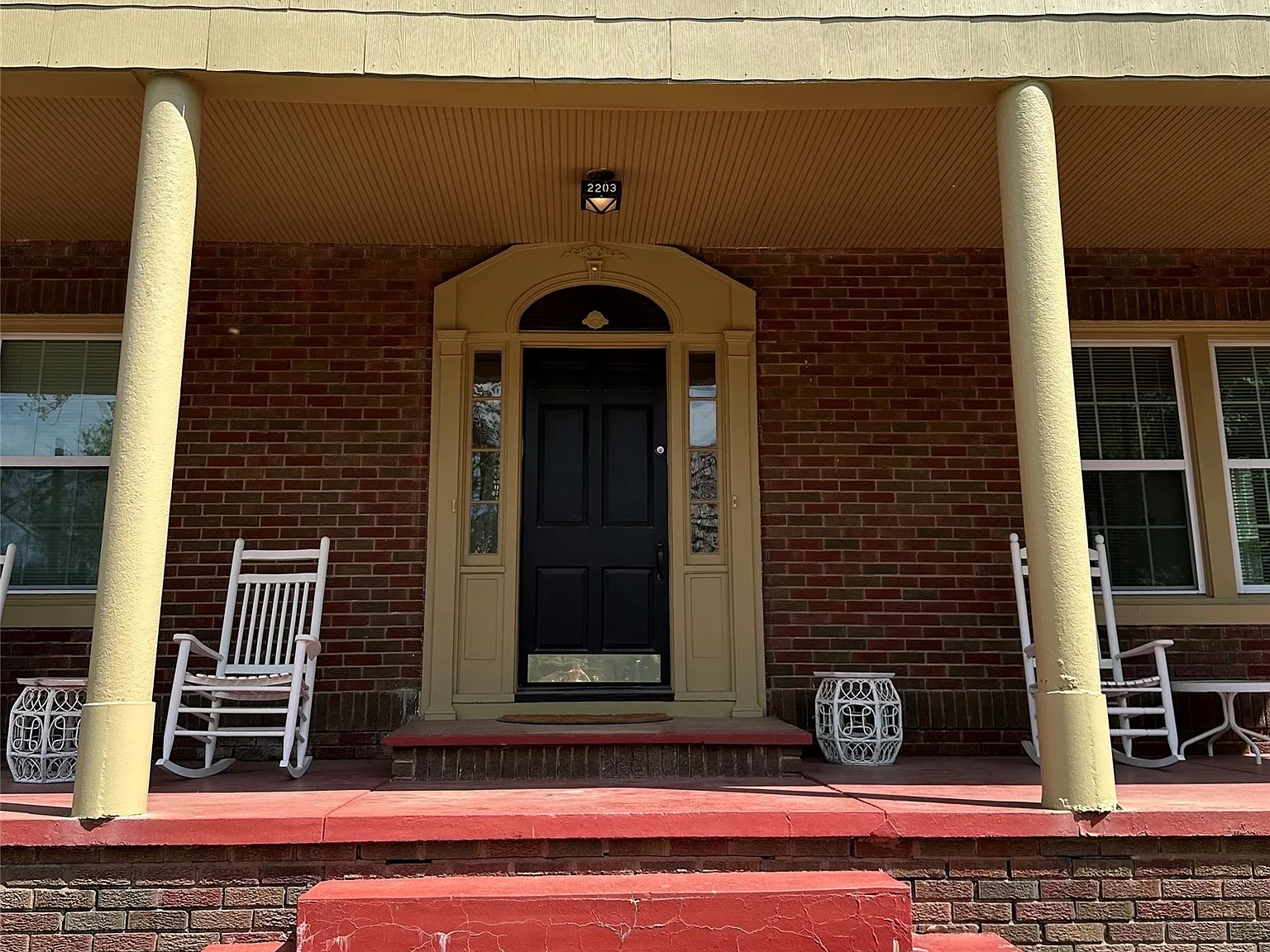 2 bed, 1.0 bath, 1550 sqft, $1,550 — Photo 2