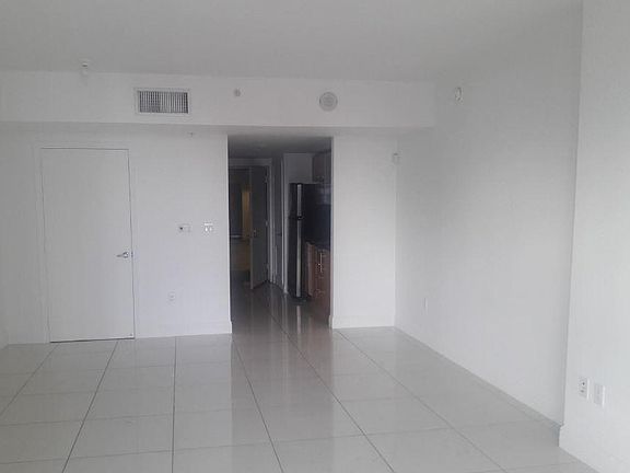 5th image of 1750 N Bayshore Dr APT 1523