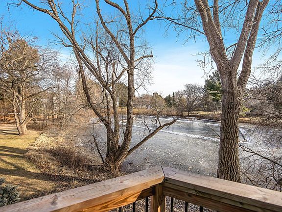 4th image of 409 Tessier Cir
