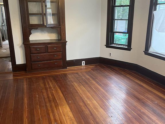 2nd image of 120 Harvard St #1A