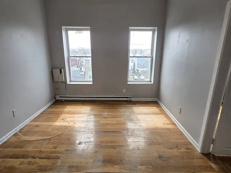 366 Forrest St #4 — Photo 5