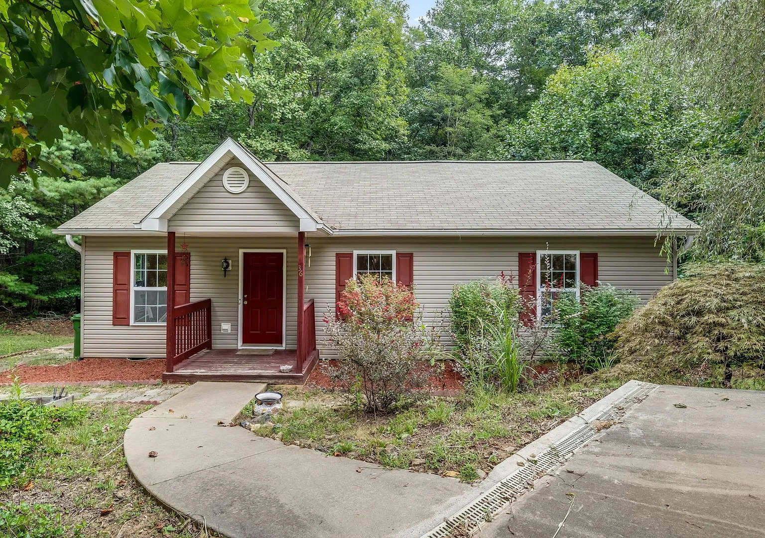 East Asheville 3-Bedroom Home in Haw Creek Heights — Photo 1