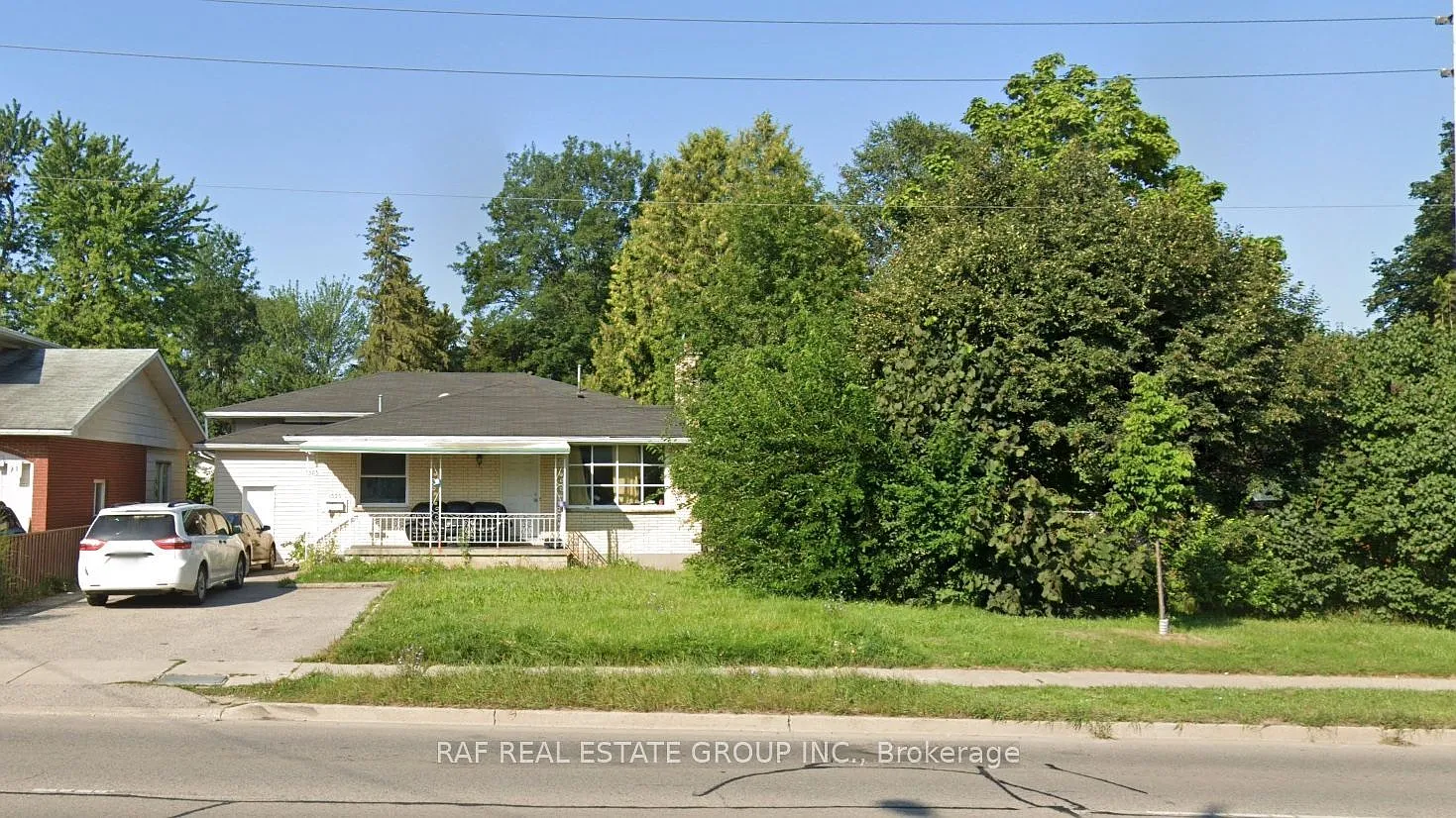 4 bed, $1,800 — Photo 1