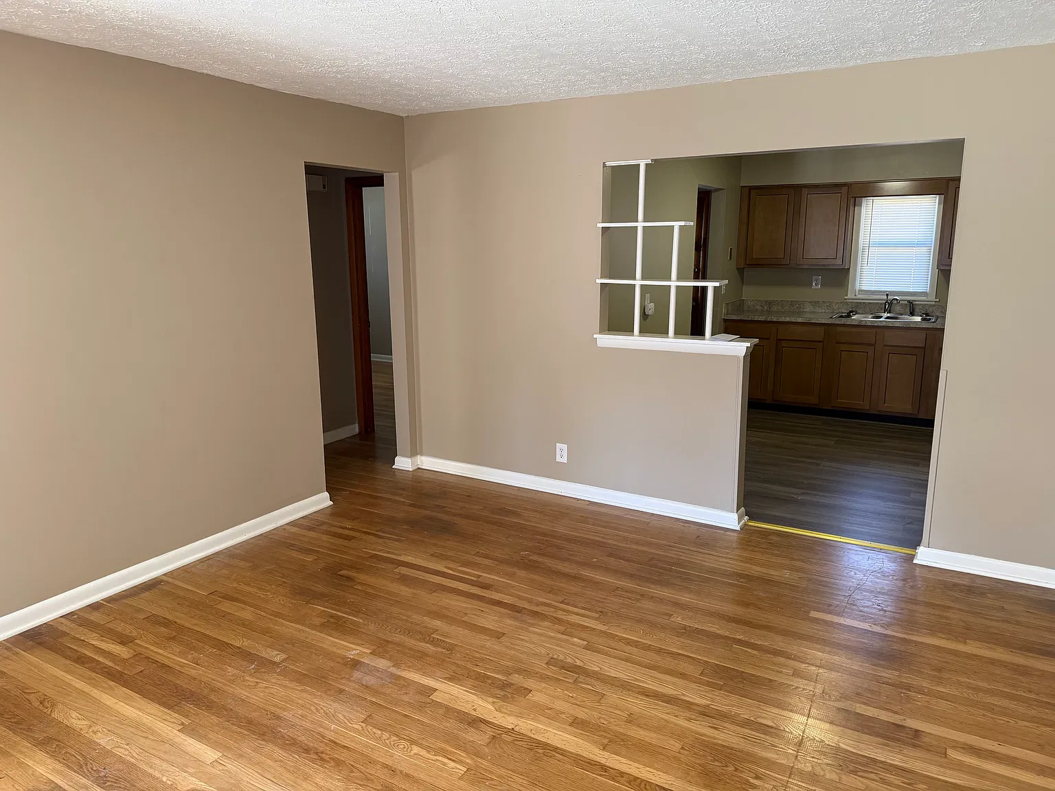 2 bed, 800 sqft, $850 — Photo 3