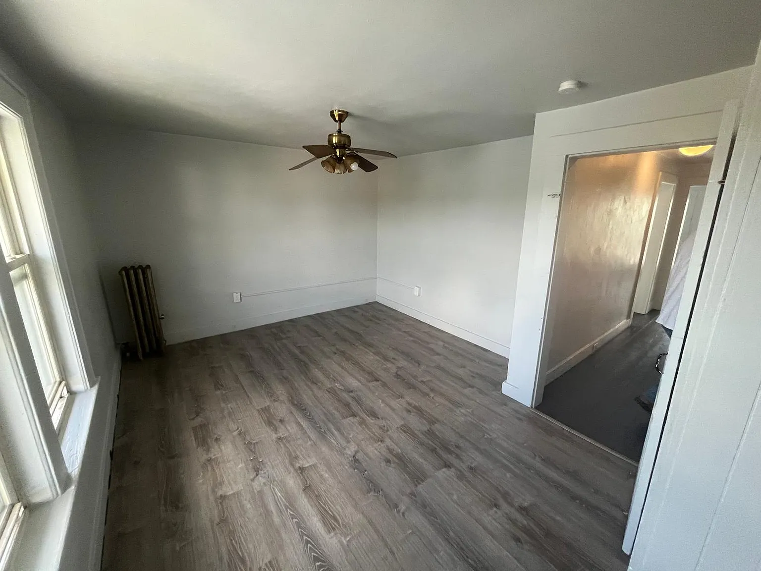3 bed, 1200 sqft, $1,350 — Photo 2