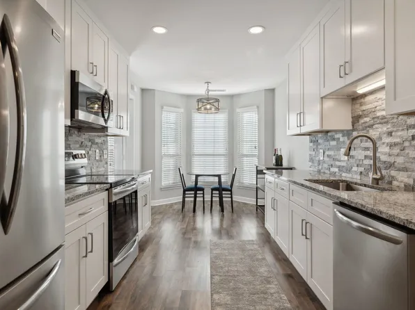 9102 Sawyer Brown Rd, Nashville, TN 37221