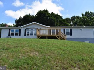 32 Beuchler Ln, Pine Grove, PA 17963