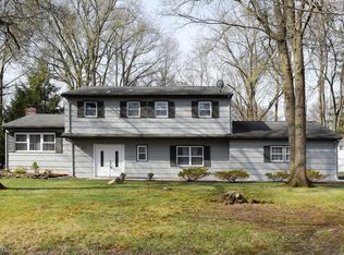 12 Warwick Rd, Parsippany, NJ 07054