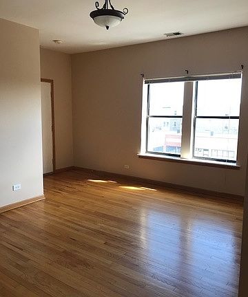 5th image of 2960 W Montrose Ave APT 3