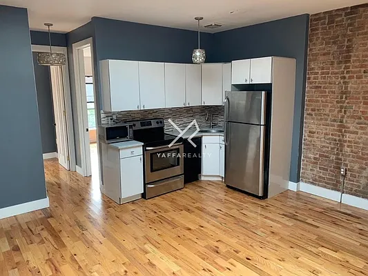 Rented by Yaffa Realty LLC | media 21