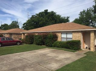 627 W Ridge Dr, College Station, TX 77845