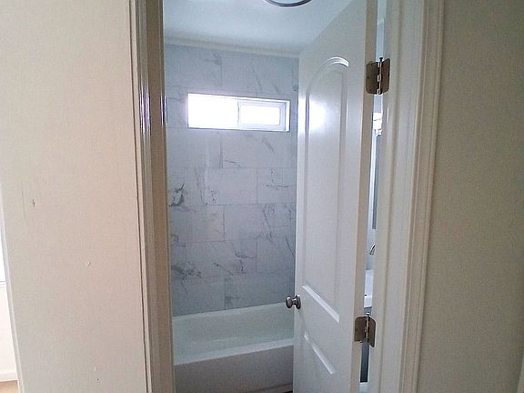 2nd image of 837 W 95th St #843