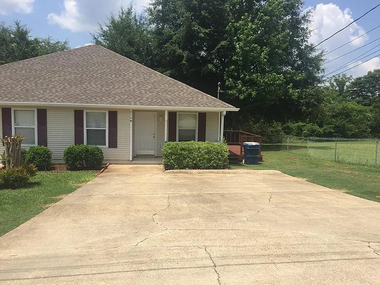 314B Ray Ave — Photo 1