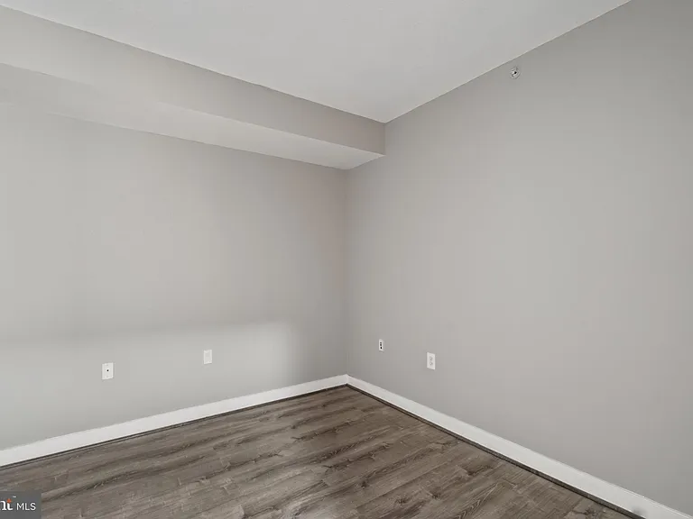 1117 10th St NW #202 — Photo 17