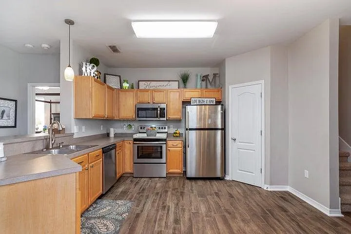 401 Peoria Blvd — Photo 11