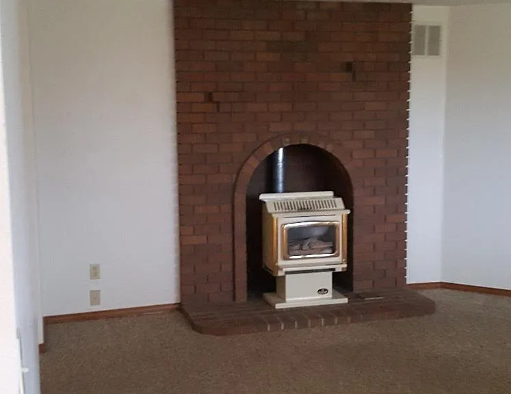 391 NE 30th Dr — Photo 8