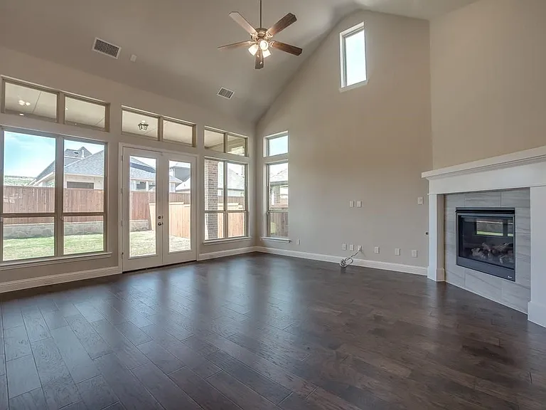 736 Carlisle Dr — Photo 15