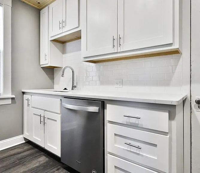 822 S 38th Ave — Photo 8