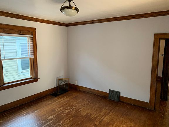 3rd image of 1017 E Virginia Ave