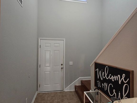 2nd image of 106 Winterberry Way