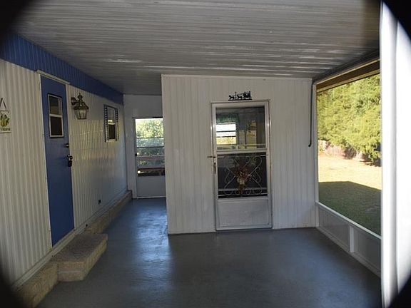 3rd image of 35707 Shelley Dr
