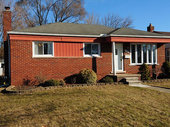 3rd image of 33090 Rosslyn Ave